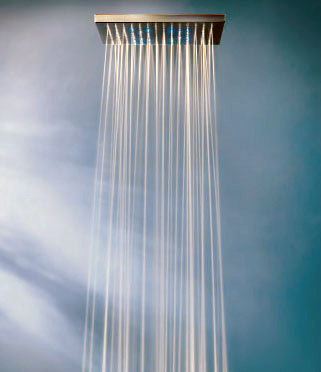 Charade, il soffione doccia in acciaio inox realizzato da Fornara e Maulini