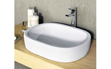 La nuova linea di lavabi e sanitari Active di Ideal Standard veste il bagno di design e funzionalità
