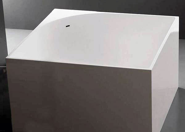 Tub, la vasca da bagno quadrata in pietraluce di Nic Design