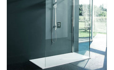 BMT propone eleganti piatti doccia coordinati ai mobili della linea SOUND