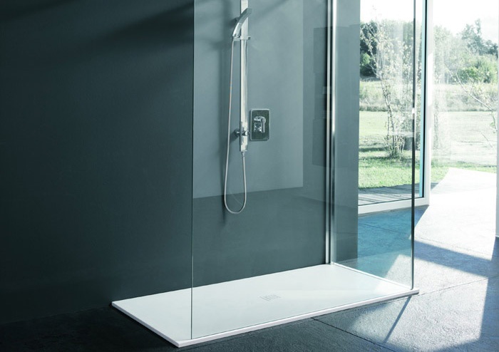 BMT propone eleganti piatti doccia coordinati ai mobili della linea SOUND
